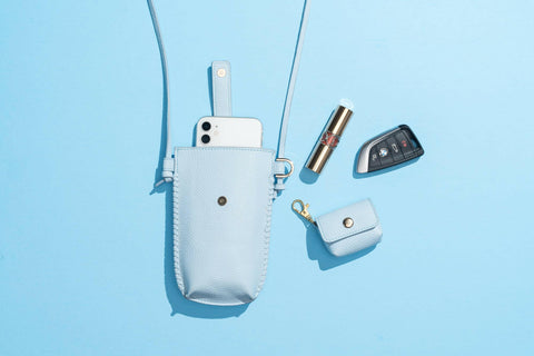 dani crossbody blue with accessories